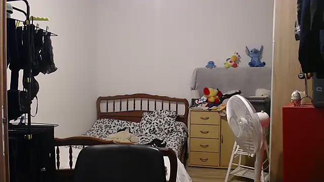 Snapshot of steph19x5 chatting on November 15, 2025, 9:39 am steph19x5 online show from November 15, 2025, 9:39 am