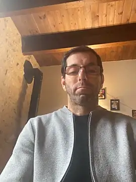 Snapshot of steph19x5 chatting on November 16, 2025, 8:53 am steph19x5 online show from November 16, 2025, 8:53 am