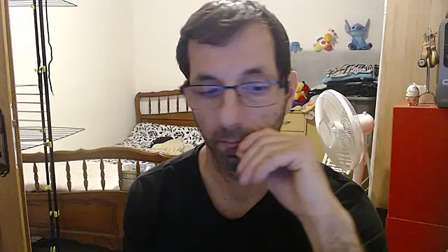 Snapshot of steph19x5 chatting on November 17, 2025, 10:21 am steph19x5 online show from November 17, 2025, 10:21 am