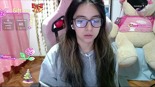 Maggie Fox3 online show from November 11, 2025, 12:21 am