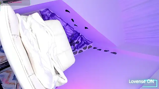 Snapshot of VictoriaVX chatting on October 24, 2025, 12:01 pm VictoriaVX online show from October 24, 2025, 12:01 pm