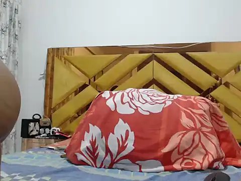 Snapshot of SashaMacgregor chatting on February 28, 2025, 11:23 pm SashaMacgregor online show from February 28, 2025, 11:23 pm