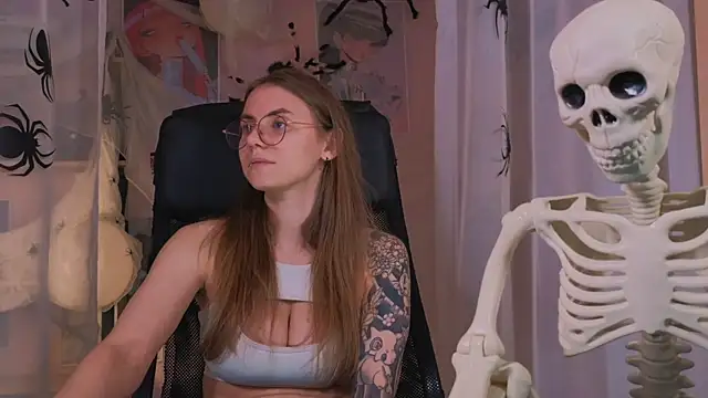  AnnaStark  online show from October 31, 2025, 8:21 pm