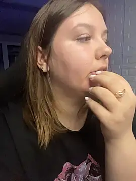 Snapshot of XNirvanaX chatting on November 21, 2025, 2:32 am XNirvanaX online show from November 21, 2025, 2:32 am