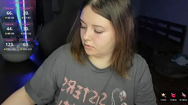 Snapshot of XNirvanaX chatting on November 28, 2025, 3:42 am XNirvanaX online show from November 28, 2025, 3:42 am