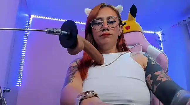 Snapshot of Luna_Paris_ chatting on March 18, 2025, 4:48 pm Luna Paris online show from March 18, 2025, 4:48 pm
