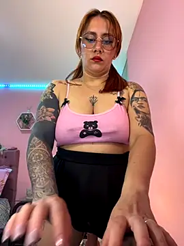 Snapshot of Luna_Paris_ chatting on September 22, 2025, 2:08 pm Luna Paris online show from September 22, 2025, 2:08 pm