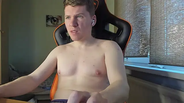 Snapshot of Bananas_dick chatting on January 19, 2025, 9:44 am Bananas dick online show from January 19, 2025, 9:44 am