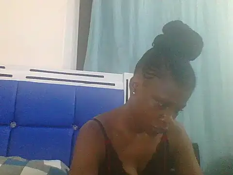 Sweetbaby004 online show from September 26, 2025, 5:39 pm