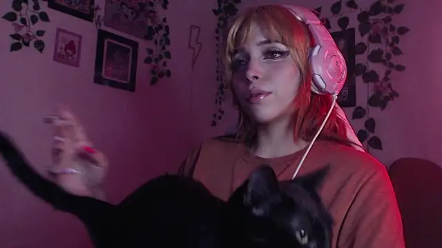 Snapshot of MaryJannes chatting on December 19, 2024, 10:24 am MaryJannes online show from December 19, 2024, 10:24 am