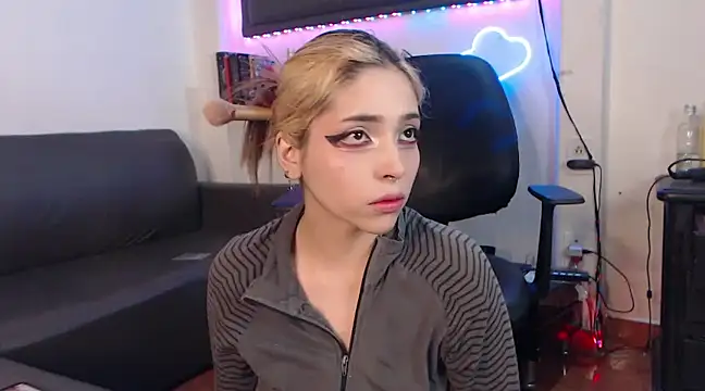 Snapshot of MaryJannes chatting on March 14, 2025, 7:15 am MaryJannes online show from March 14, 2025, 7:15 am