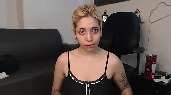 Snapshot of MaryJannes chatting on March 15, 2025, 6:03 am MaryJannes online show from March 15, 2025, 6:03 am