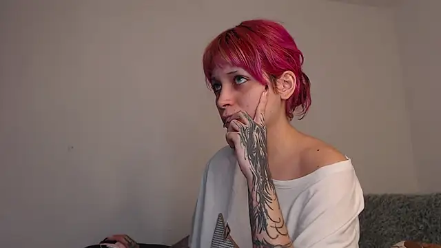 Snapshot of MaryJannes chatting on October 9, 2025, 7:17 am MaryJannes online show from October 9, 2025, 7:17 am