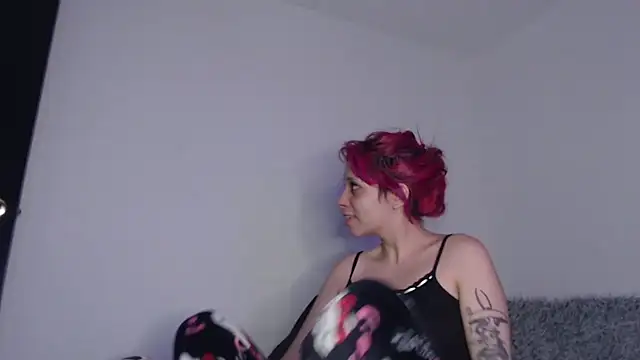 Snapshot of MaryJannes chatting on October 13, 2025, 8:14 am MaryJannes online show from October 13, 2025, 8:14 am