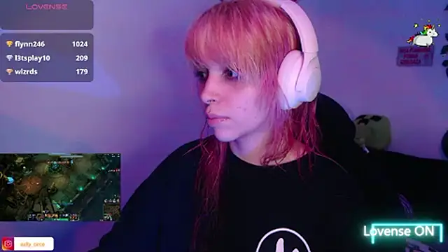 Snapshot of MaryJannes chatting on December 3, 2025, 10:30 pm MaryJannes online show from December 3, 2025, 10:30 pm