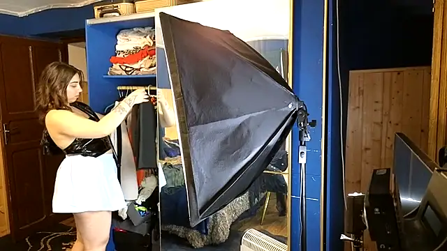 VanessaDoyle online show from February 11, 2025, 6:30 am