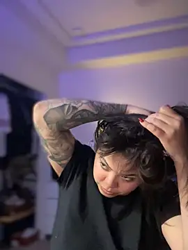 drizzypeach602 online show from February 7, 2025, 9:16 am