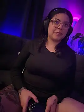 drizzypeach602 online show from November 24, 2025, 6:13 am