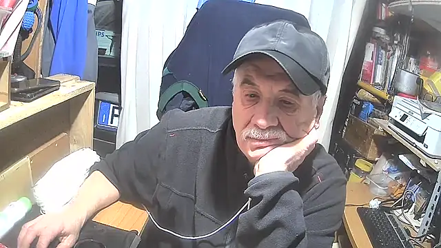 Snapshot of nonnomaturobisex chatting on February 6, 2025, 7:13 am nonnomaturobisex online show from February 6, 2025, 7:13 am