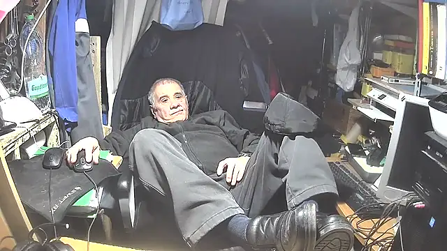 Snapshot of nonnomaturobisex chatting on February 18, 2025, 5:31 pm nonnomaturobisex online show from February 18, 2025, 5:31 pm