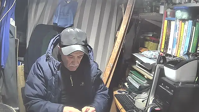 Snapshot of nonnomaturobisex chatting on February 23, 2025, 4:13 pm nonnomaturobisex online show from February 23, 2025, 4:13 pm