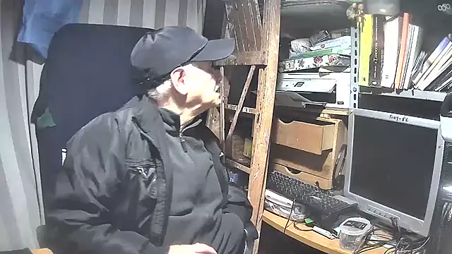 Snapshot of nonnomaturobisex chatting on March 3, 2025, 9:00 am nonnomaturobisex online show from March 3, 2025, 9:00 am