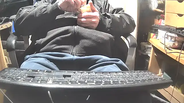 Snapshot of nonnomaturobisex chatting on March 7, 2025, 4:00 pm nonnomaturobisex online show from March 7, 2025, 4:00 pm