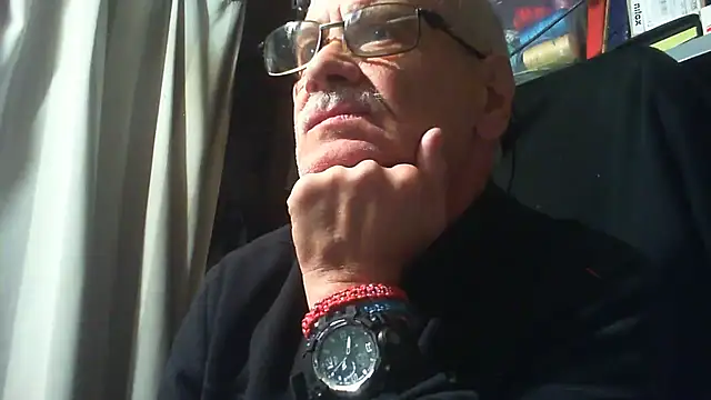 Snapshot of nonnomaturobisex chatting on October 16, 2025, 8:15 am nonnomaturobisex online show from October 16, 2025, 8:15 am