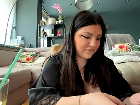 CurvyKimmy1 online show from November 3, 2025, 9:10 am