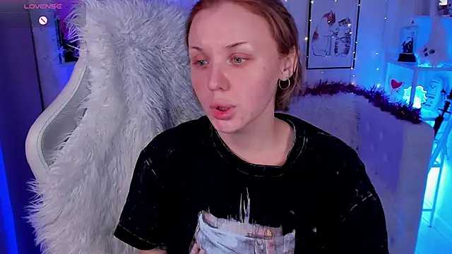 LianaFord online show from December 14, 2025, 10:25 pm