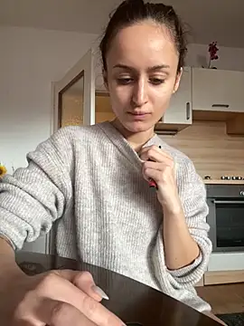 Snapshot of Zeyna1 chatting on October 11, 2025, 1:20 pm Zeyna1 online show from October 11, 2025, 1:20 pm