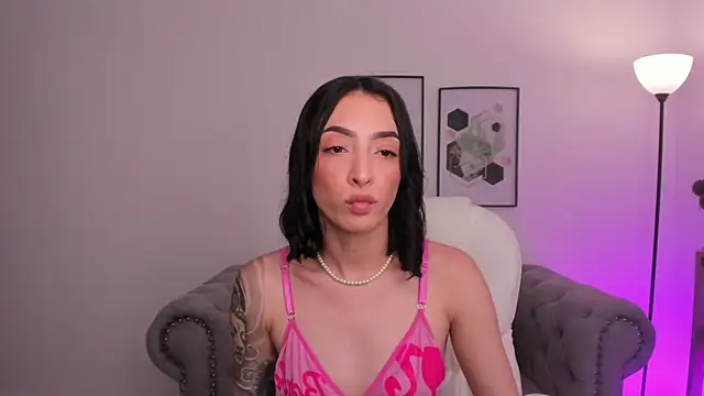 Snapshot of barbie_scoth_ chatting on November 15, 2025, 7:10 pm barbie scoth online show from November 15, 2025, 7:10 pm