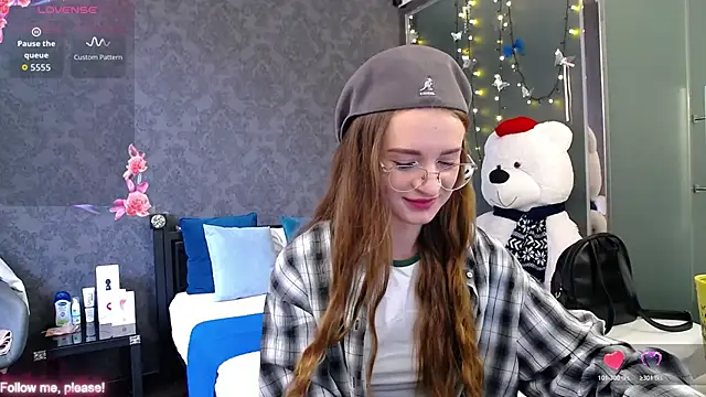 KateJonson online show from November 5, 2025, 7:30 am