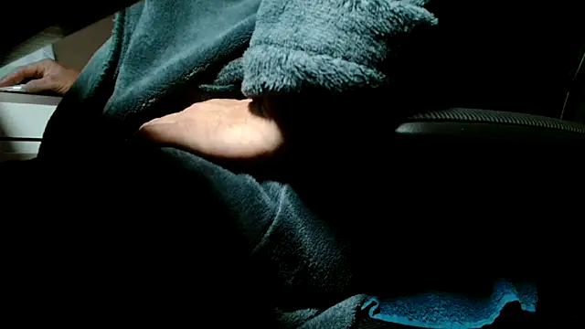 suedel65 online show from October 20, 2025, 3:51 am