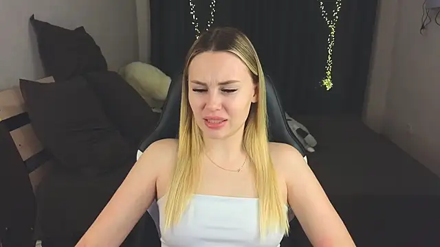 Snapshot of Alenca_hot_sex chatting on January 23, 2025, 4:26 pm Alenca hot sex online show from January 23, 2025, 4:26 pm