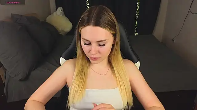 Snapshot of Alenca_hot_sex chatting on February 13, 2025, 3:03 pm Alenca hot sex online show from February 13, 2025, 3:03 pm