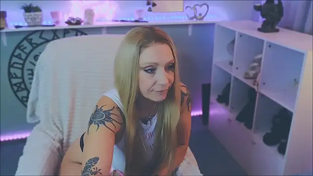 Jan ina online show from December 12, 2024, 2:22 pm