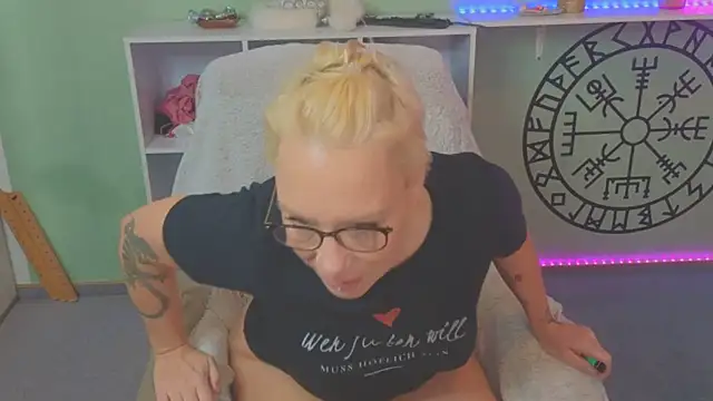 Jan ina online show from February 25, 2025, 9:09 am