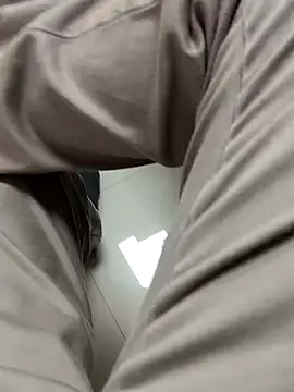 Snapshot of Desi_Londa_143 chatting on February 19, 2025, 8:55 am Desi Londa 143 online show from February 19, 2025, 8:55 am