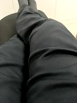 Snapshot of Desi_Londa_143 chatting on February 27, 2025, 7:01 am Desi Londa 143 online show from February 27, 2025, 7:01 am