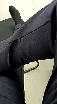 Snapshot of Desi_Londa_143 chatting on March 3, 2025, 7:43 am Desi Londa 143 online show from March 3, 2025, 7:43 am