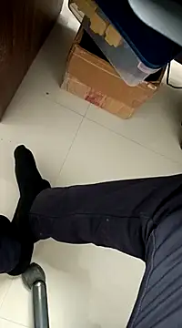 Snapshot of Desi_Londa_143 chatting on March 3, 2025, 11:44 am Desi Londa 143 online show from March 3, 2025, 11:44 am