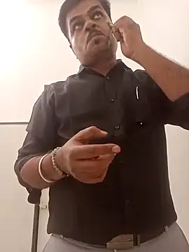 Snapshot of Desi_Londa_143 chatting on March 7, 2025, 4:35 am Desi Londa 143 online show from March 7, 2025, 4:35 am