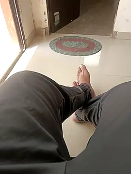 Snapshot of Desi_Londa_143 chatting on March 22, 2025, 7:15 am Desi Londa 143 online show from March 22, 2025, 7:15 am