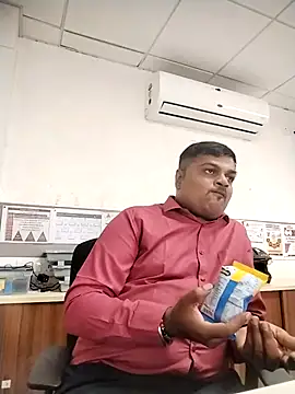 Snapshot of Desi_Londa_143 chatting on September 17, 2025, 6:48 am Desi Londa 143 online show from September 17, 2025, 6:48 am