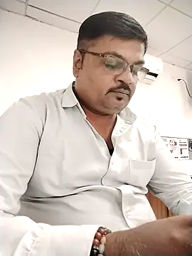 Snapshot of Desi_Londa_143 chatting on September 25, 2025, 4:49 am Desi Londa 143 online show from September 25, 2025, 4:49 am