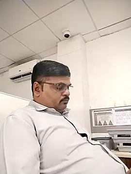 Snapshot of Desi_Londa_143 chatting on October 1, 2025, 4:29 am Desi Londa 143 online show from October 1, 2025, 4:29 am