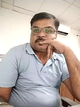 Snapshot of Desi_Londa_143 chatting on October 4, 2025, 4:21 am Desi Londa 143 online show from October 4, 2025, 4:21 am