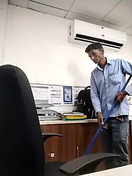 Snapshot of Desi_Londa_143 chatting on October 6, 2025, 4:10 am Desi Londa 143 online show from October 6, 2025, 4:10 am