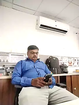 Snapshot of Desi_Londa_143 chatting on October 10, 2025, 7:07 am Desi Londa 143 online show from October 10, 2025, 7:07 am